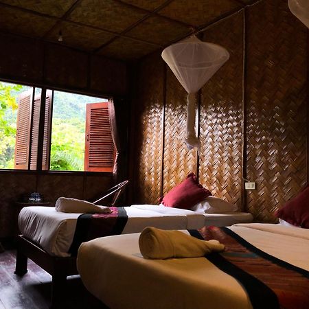 Mekong Riverside Lodge Muang Pakbèng Екстериор снимка