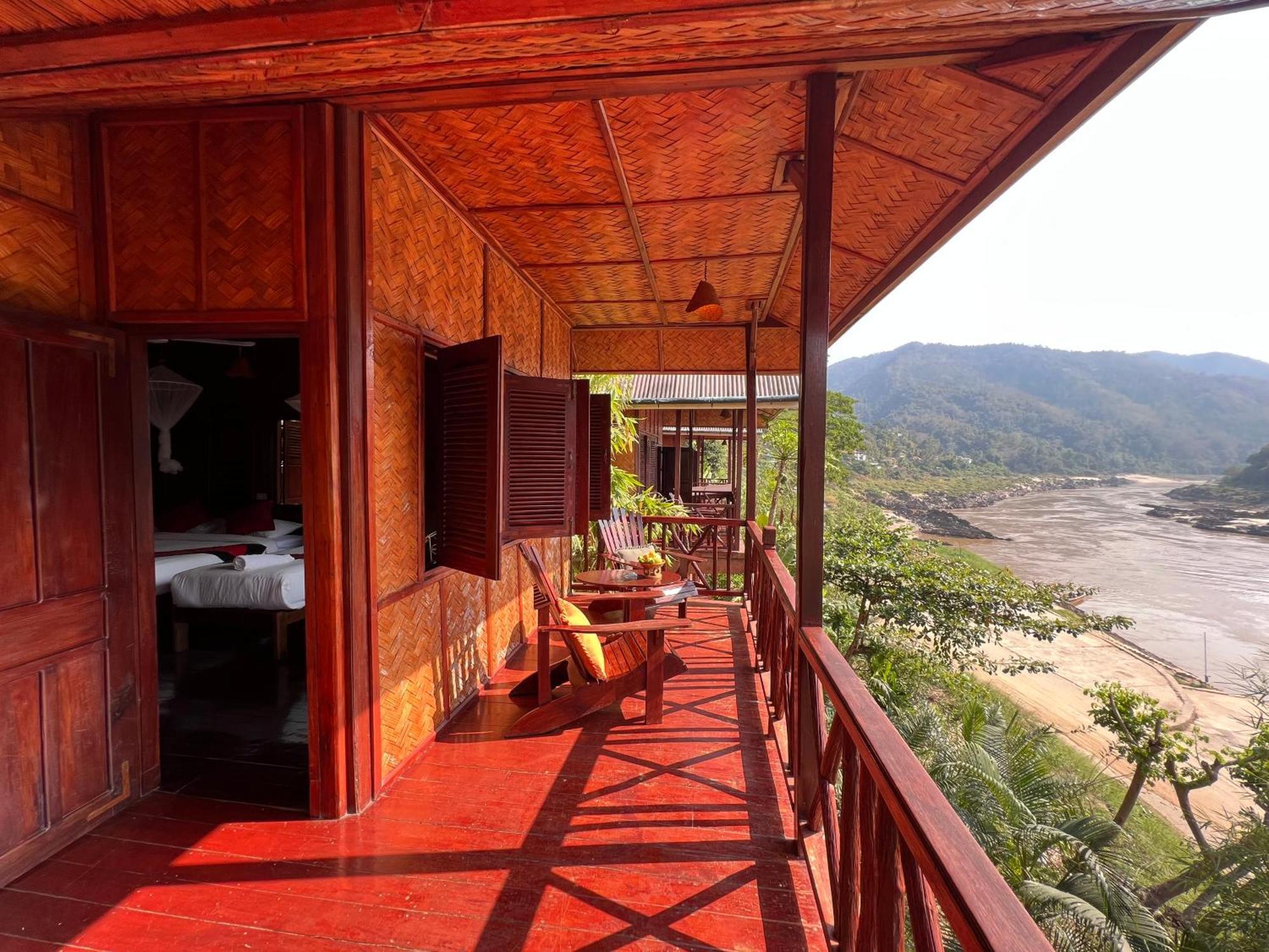 Mekong Riverside Lodge Muang Pakbèng Екстериор снимка