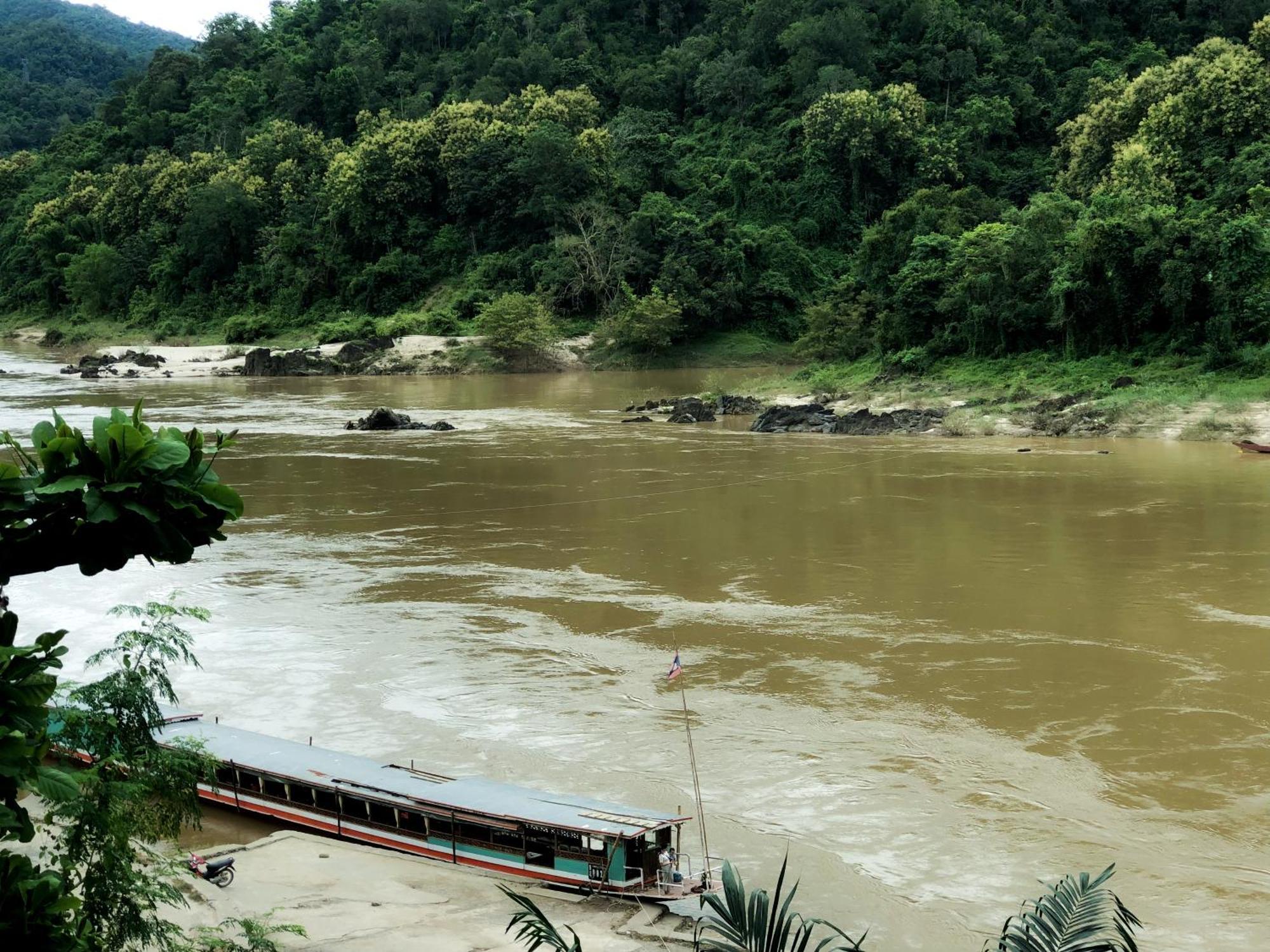Mekong Riverside Lodge Muang Pakbèng Екстериор снимка