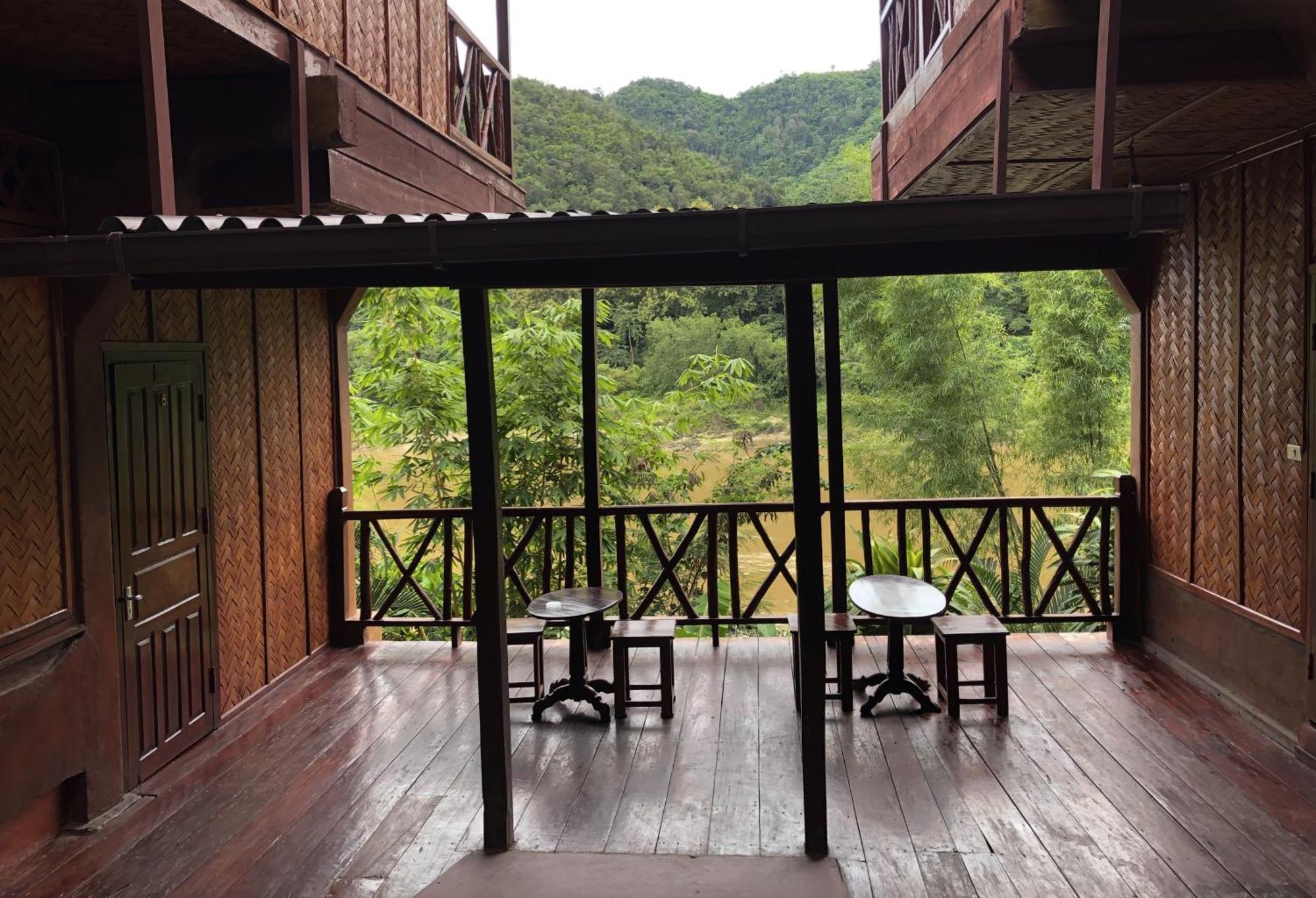 Mekong Riverside Lodge Muang Pakbèng Екстериор снимка