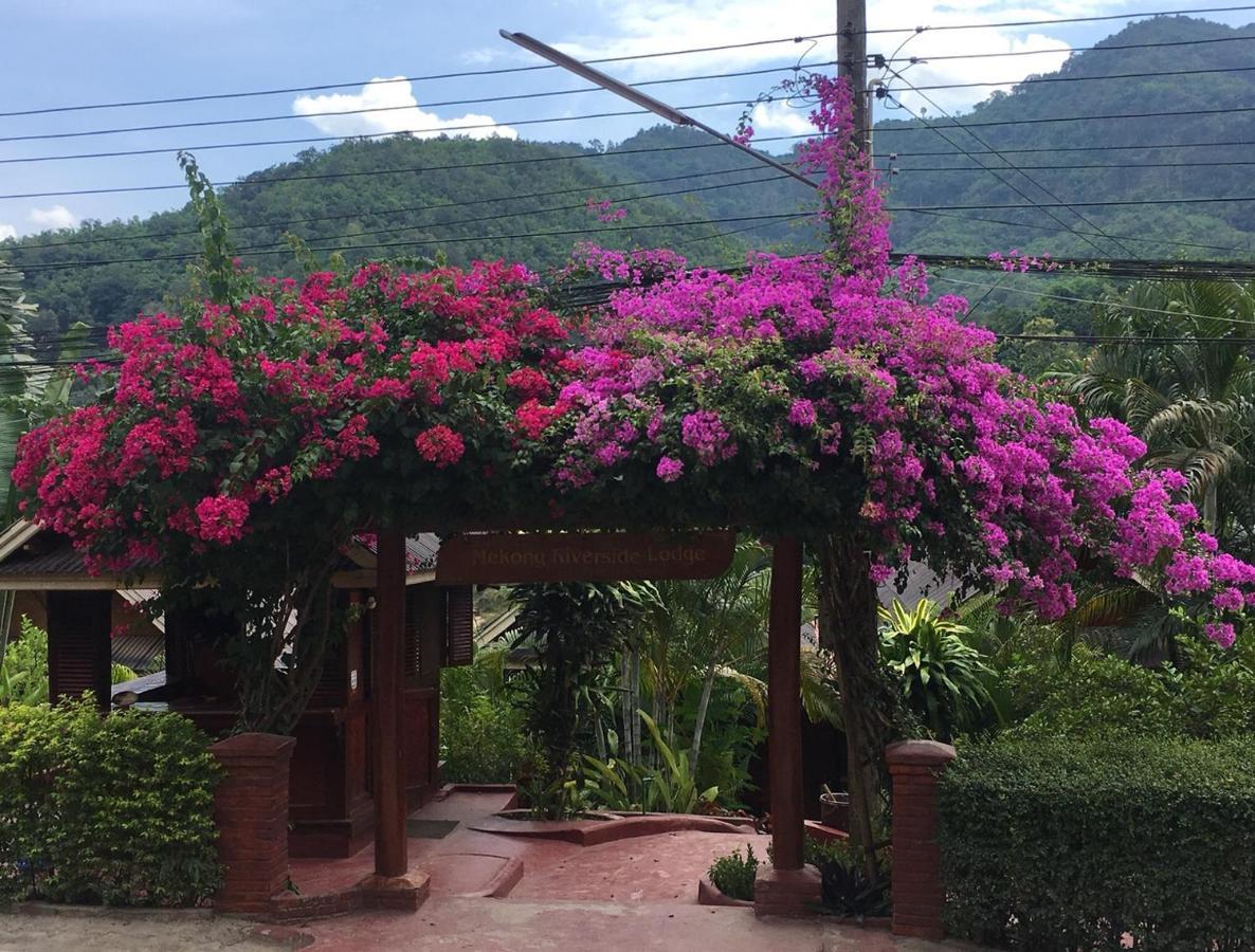 Mekong Riverside Lodge Muang Pakbèng Екстериор снимка
