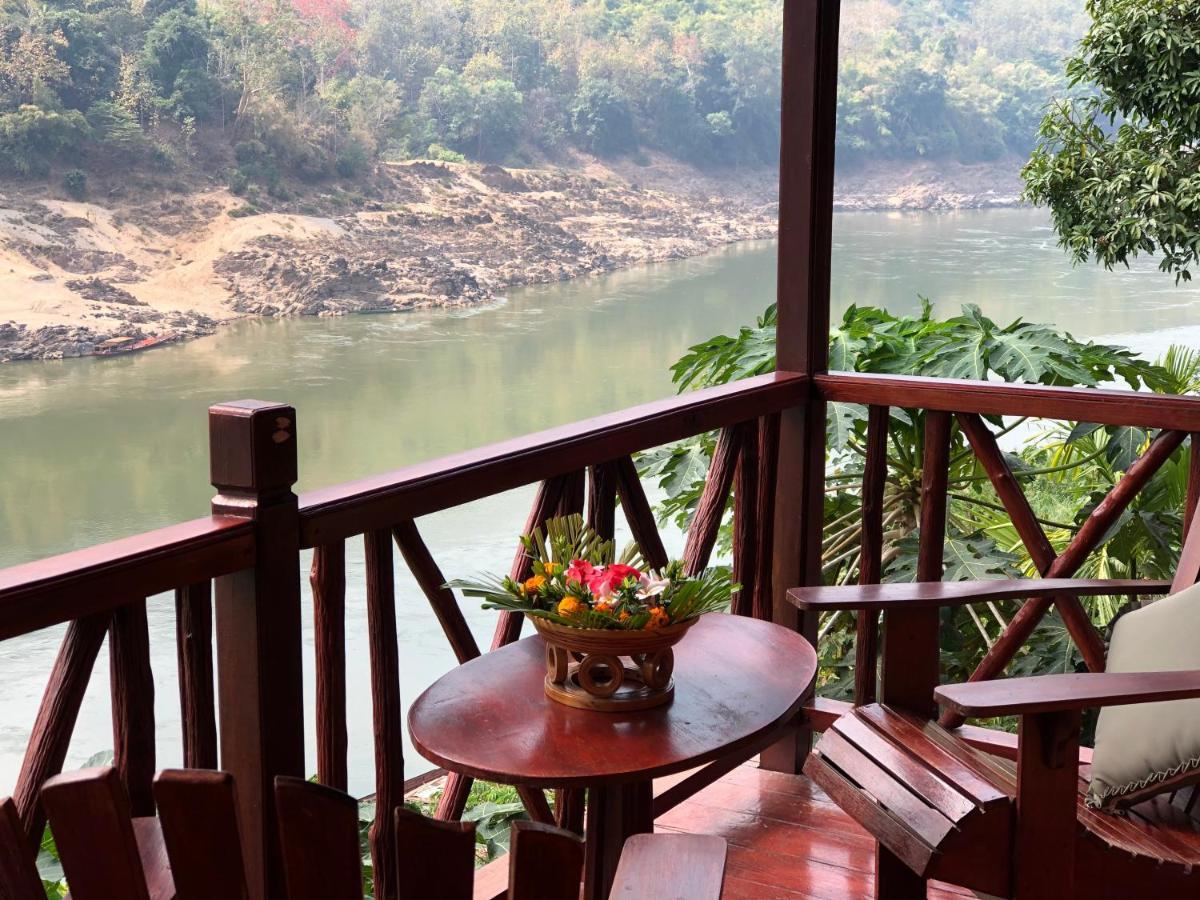 Mekong Riverside Lodge Muang Pakbèng Екстериор снимка